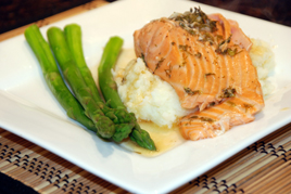 Episode 115 - Lemon & Herb crusted Salmon served on bed of Potato & Celeriac mash with Asparagus and Garlic & Dill Aioli